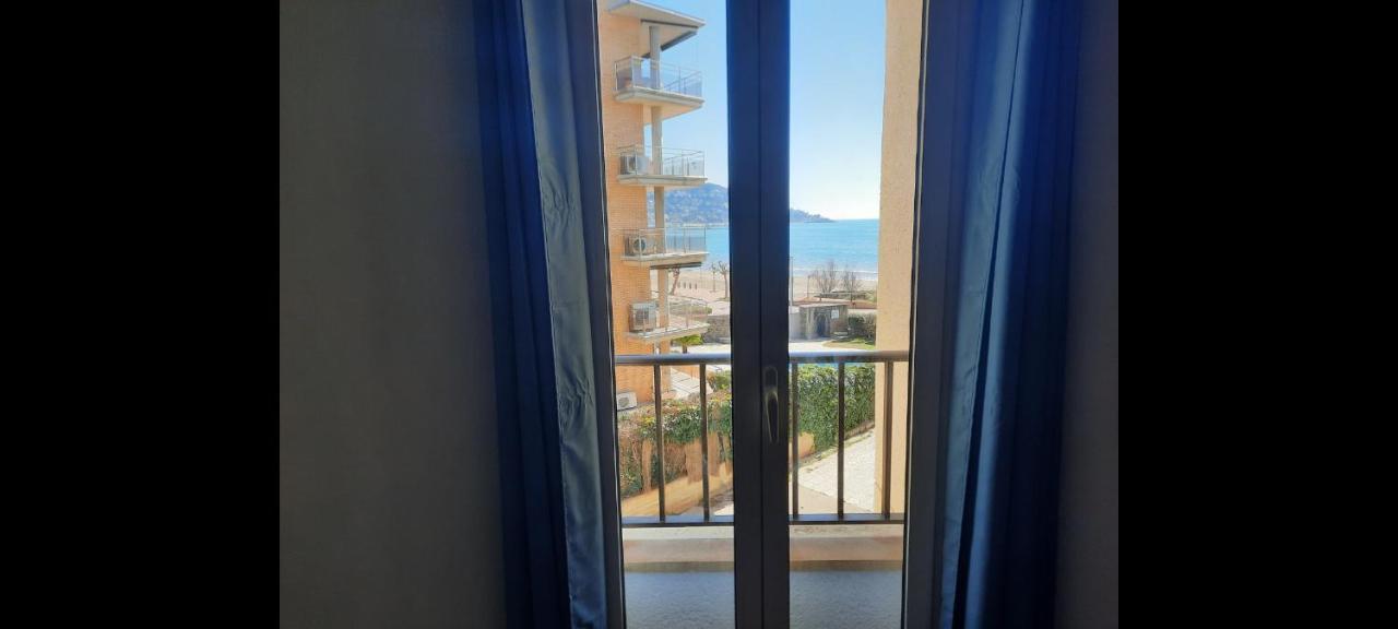 Castell Joncar,30 M De La Playa, 1Era Linea De Mar, Vista Al Mar Apartment Roses Luaran gambar
